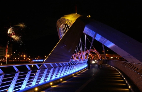 LED洗牆燈與普通燈節能效益的對（duì）比