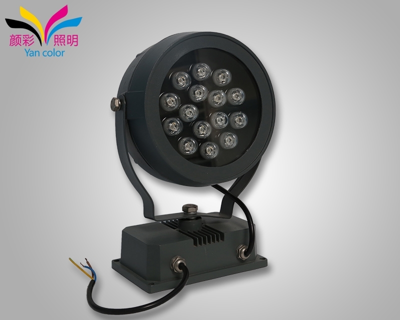 對於洗牆燈的選擇，我（wǒ）們（men）應該（gāi）需要看重哪些方麵